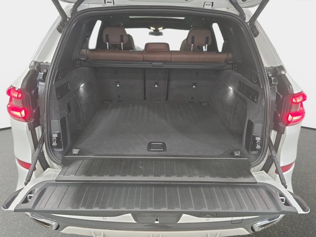 Certified 2023 BMW X5 sDrive40i w/ M Sport Package RWD image 9