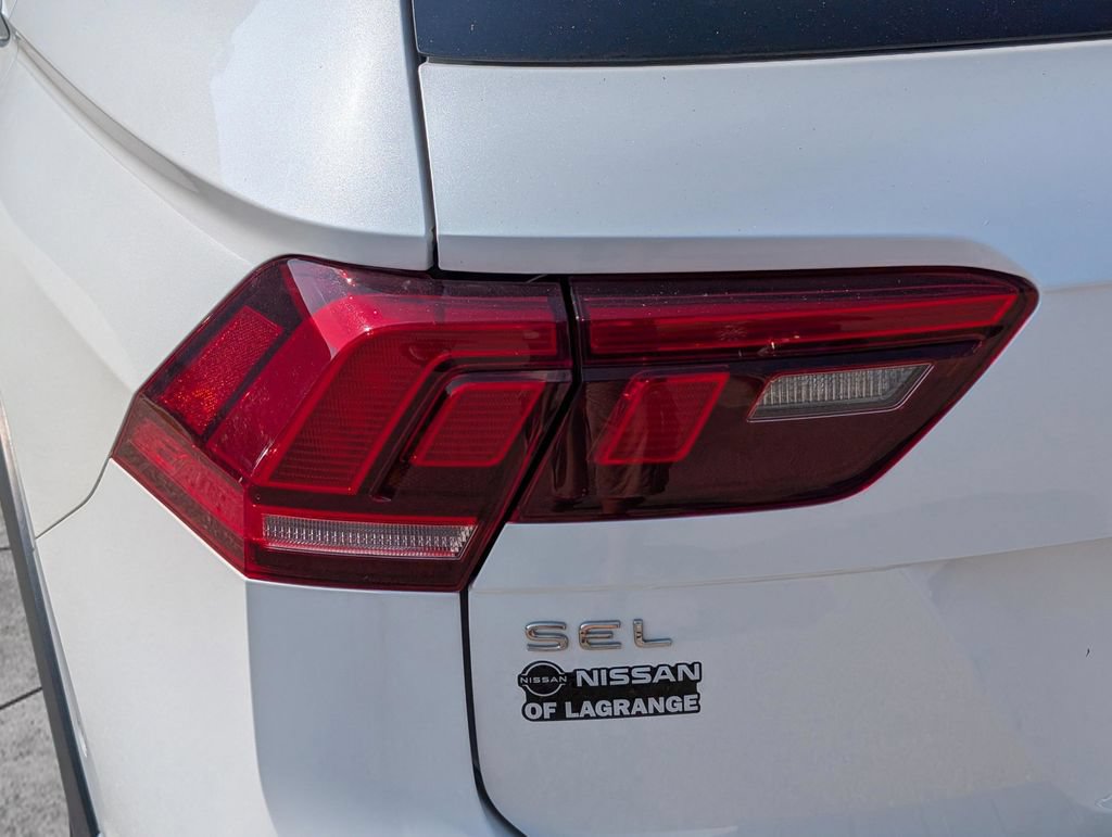 Used 2022 Volkswagen Tiguan SEL R-Line AWD/4WD image 29