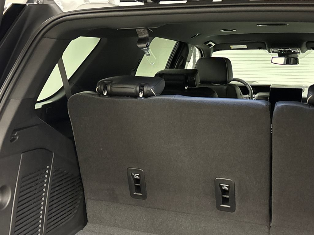 New 2026 GMC Yukon Elevation AWD/4WD image 17