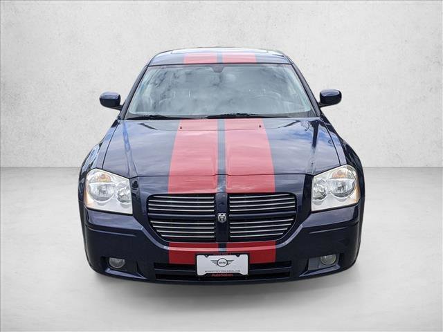 Used 2005 Dodge Magnum R/T w/ Convenience Group II RWD image 2