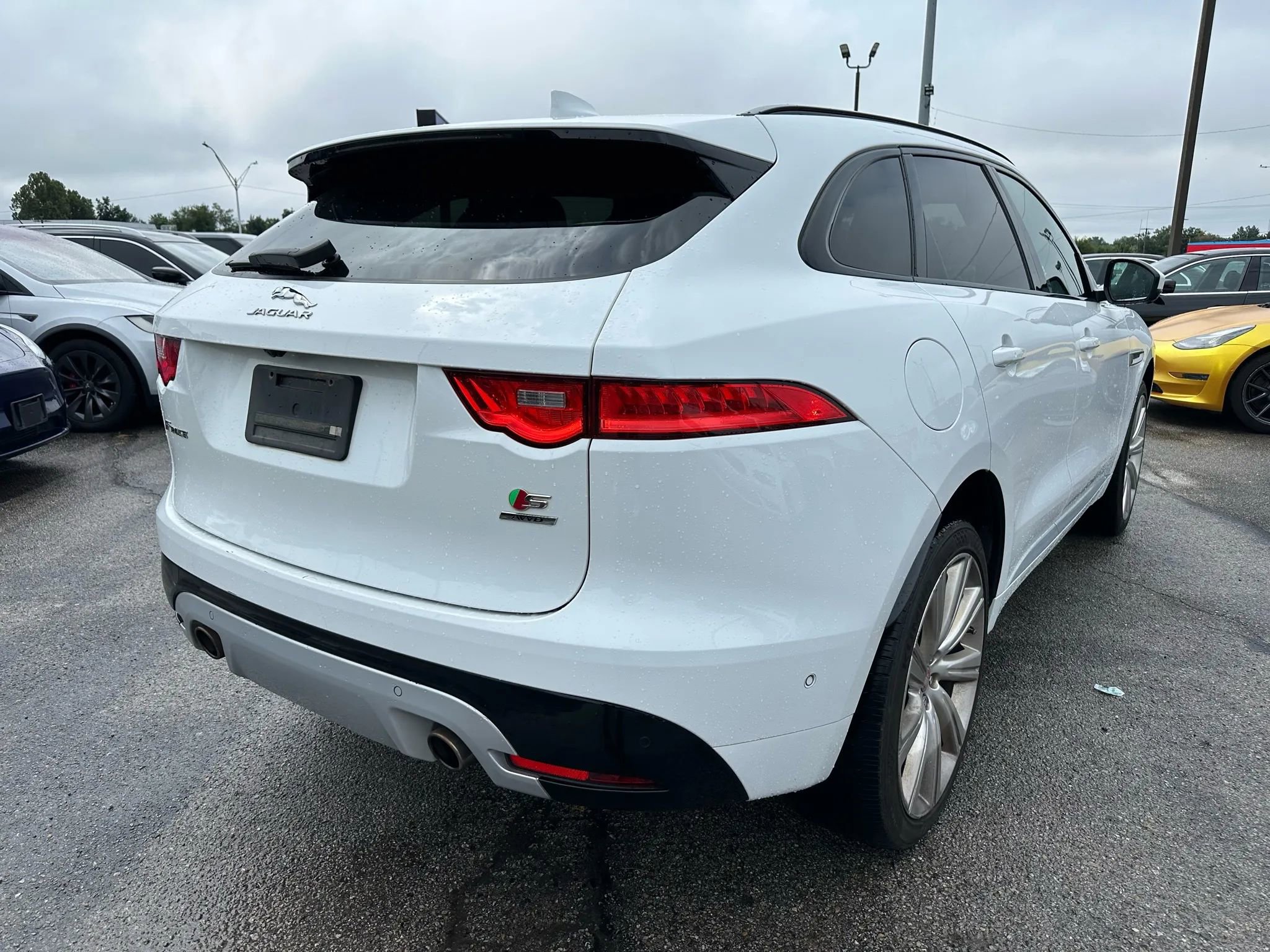 Used 2019 Jaguar F-PACE S image 30