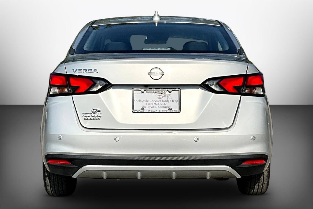 Used 2025 Nissan Versa SV FWD image 5