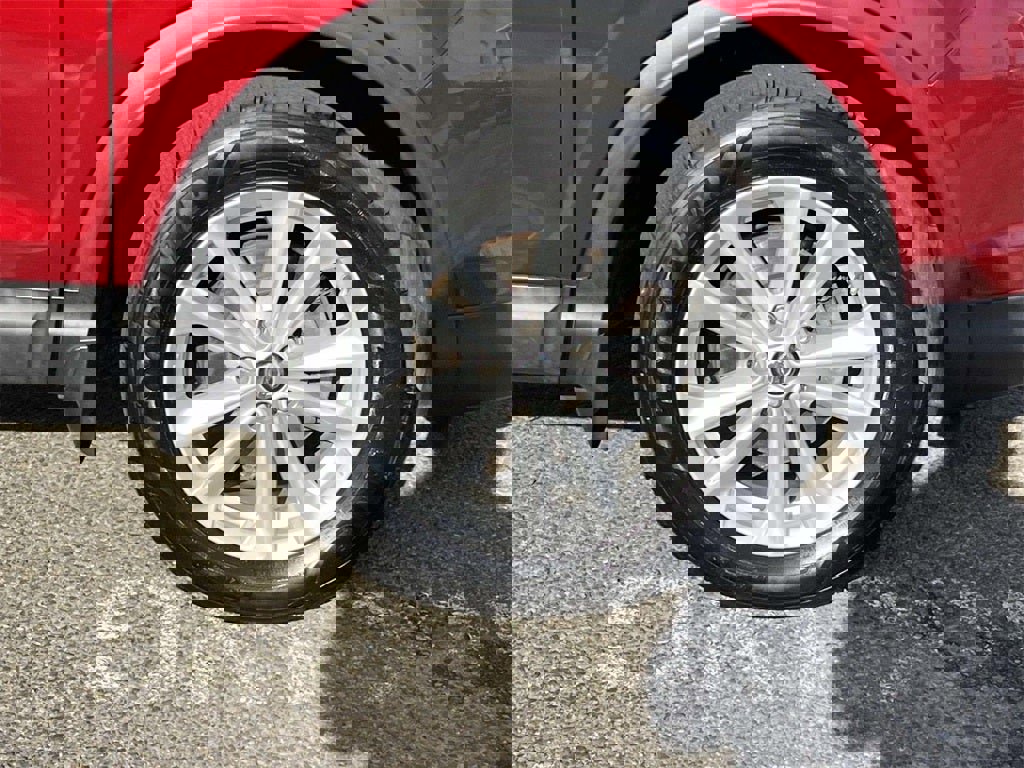 Certified 2019 Nissan Rogue Sport SV image 7