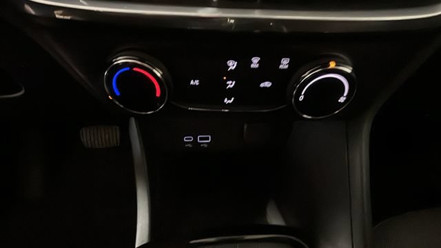 Used 2024 Buick Encore GX Preferred FWD image 23