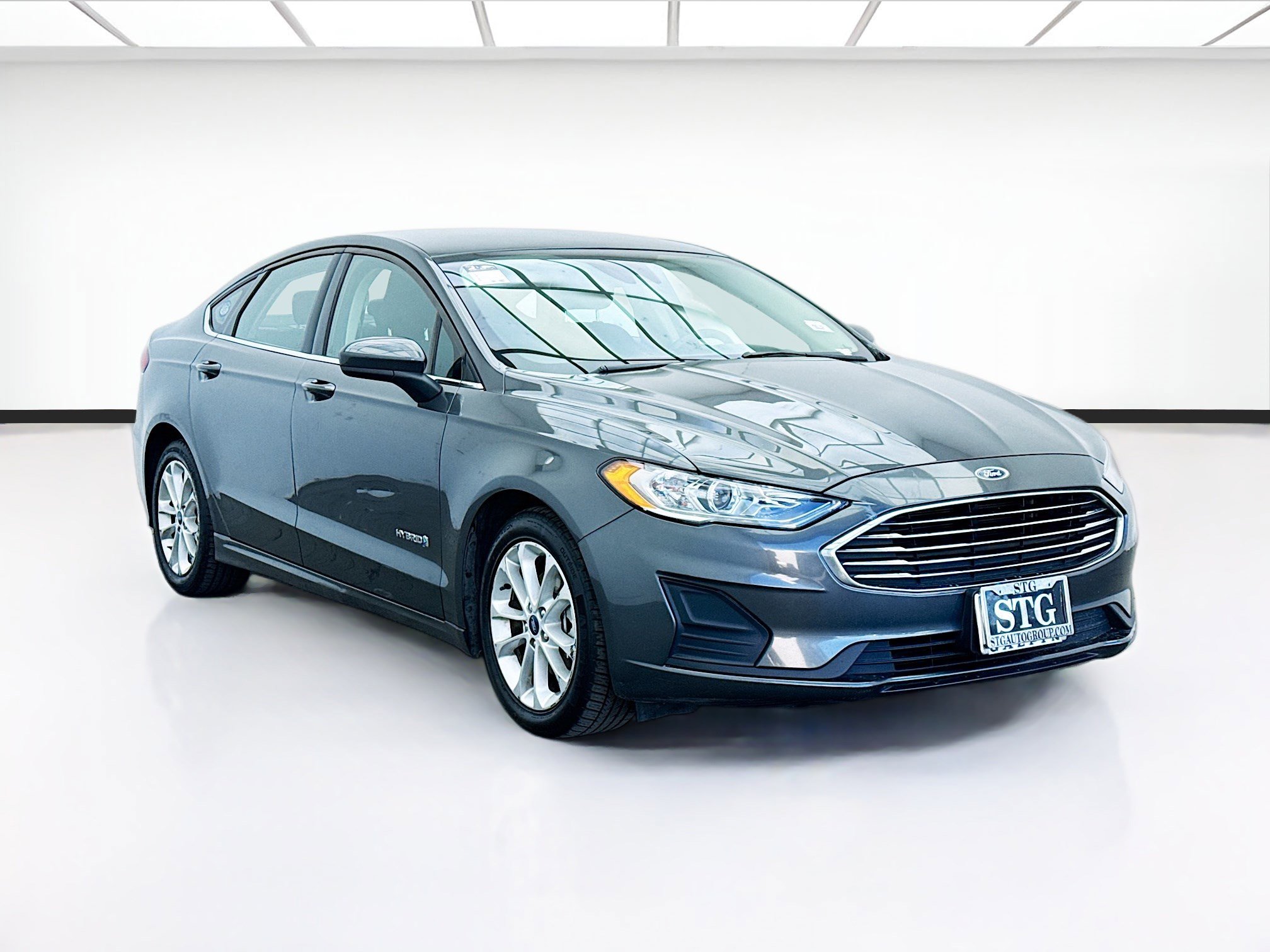 Used 2019 Ford Fusion SE image 3