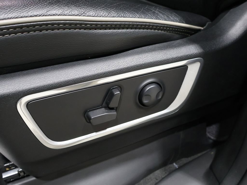 Used 2024 RAM 1500 Laramie image 11