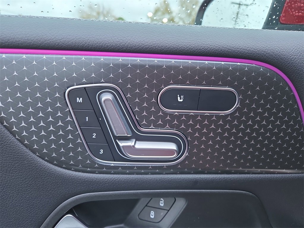 Certified 2025 Mercedes-Benz GLB 250 image 11