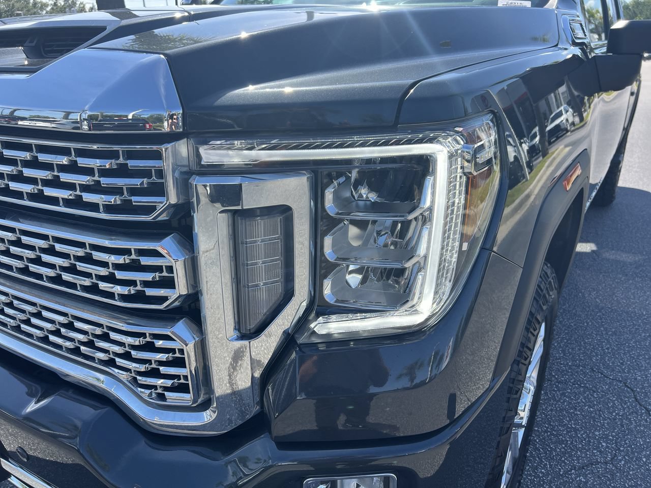 Used 2023 GMC Sierra 2500 Denali w/ Denali Ultimate Package AWD/4WD image 6