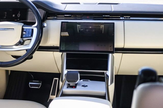 New 2025 Land Rover Range Rover SE image 20