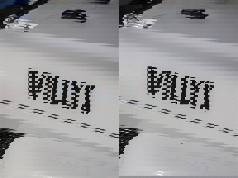 Used 2023 Jeep Gladiator Willys image 11