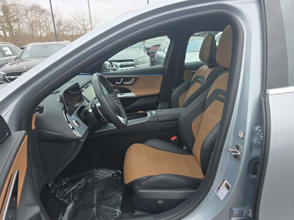 Used 2025 Mercedes-Benz E 53 AMG e 4MATIC Sedan image 3