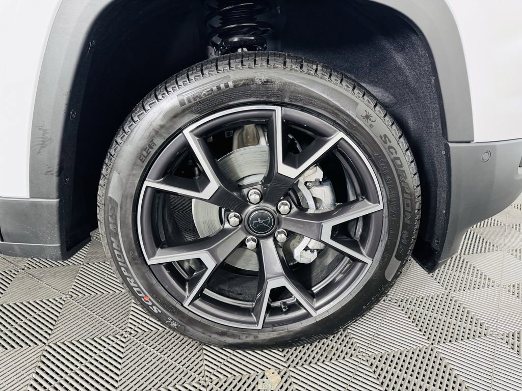 New 2026 Jeep Cherokee Overland w/ Advanced Pro Tech Group image 37