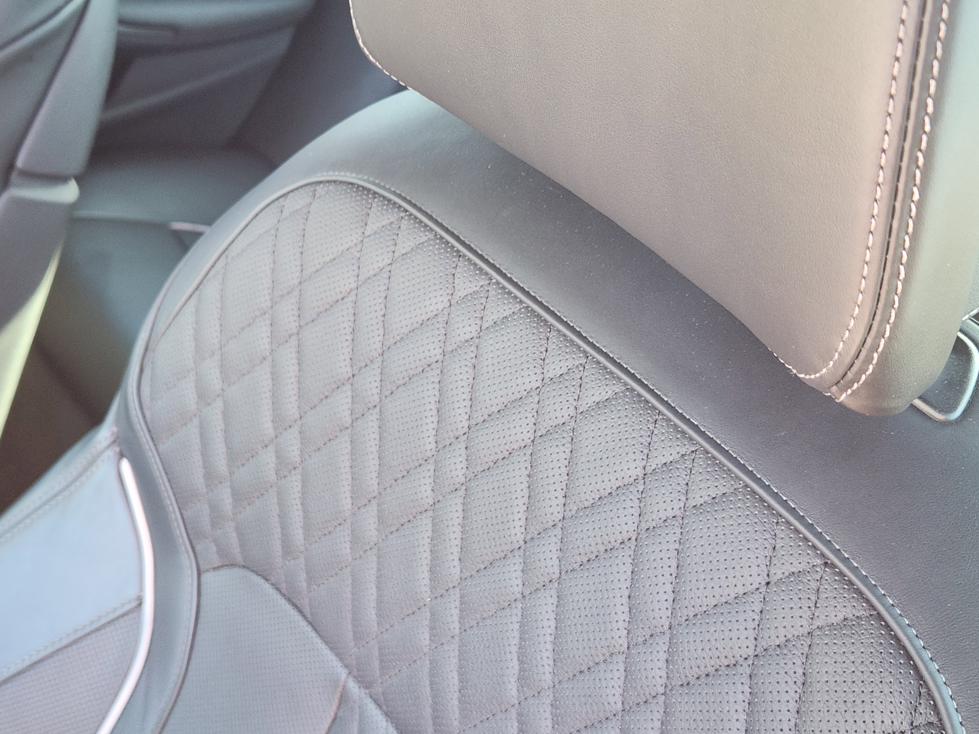 Used 2021 BMW M550i xDrive M550i xDrive w/ Premium Package image 19