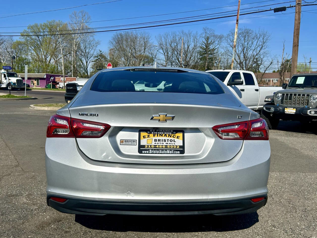 Used 2022 Chevrolet Malibu LT image 4