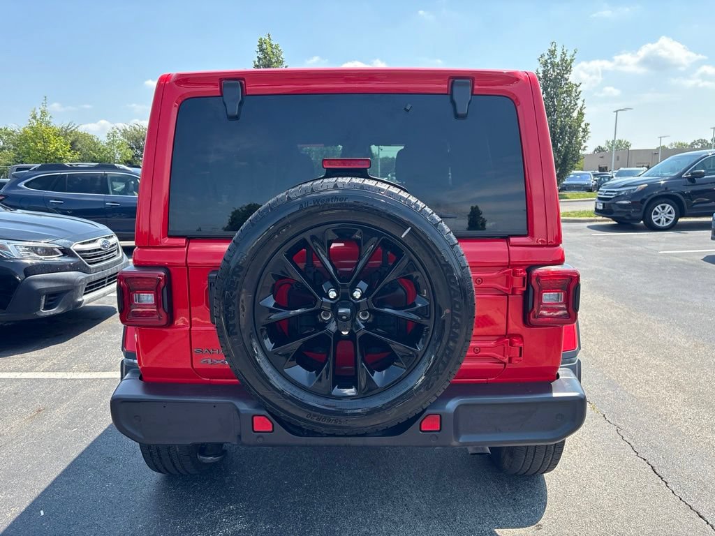 Used 2025 Jeep Wrangler Unlimited Sahara w/ Safety Group AWD/4WD image 4