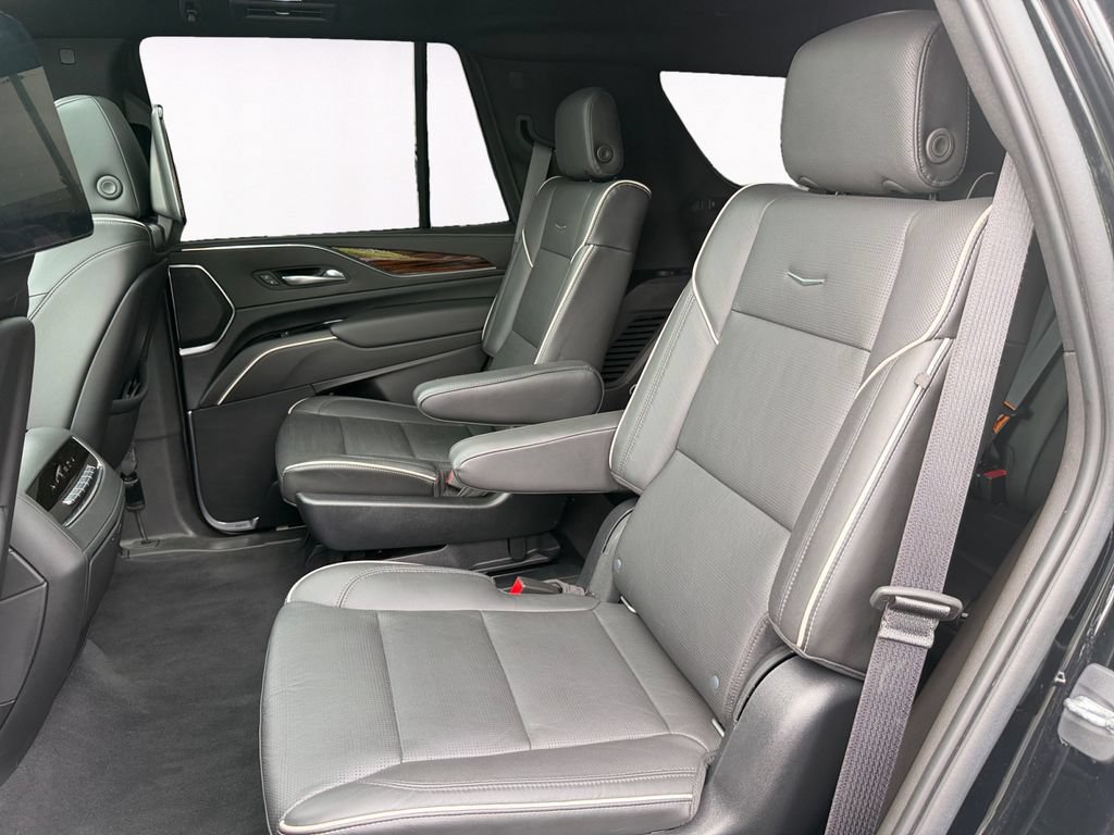 Used 2021 Cadillac Escalade Premium Luxury w/ LPO, Illumination Package AWD/4WD image 13