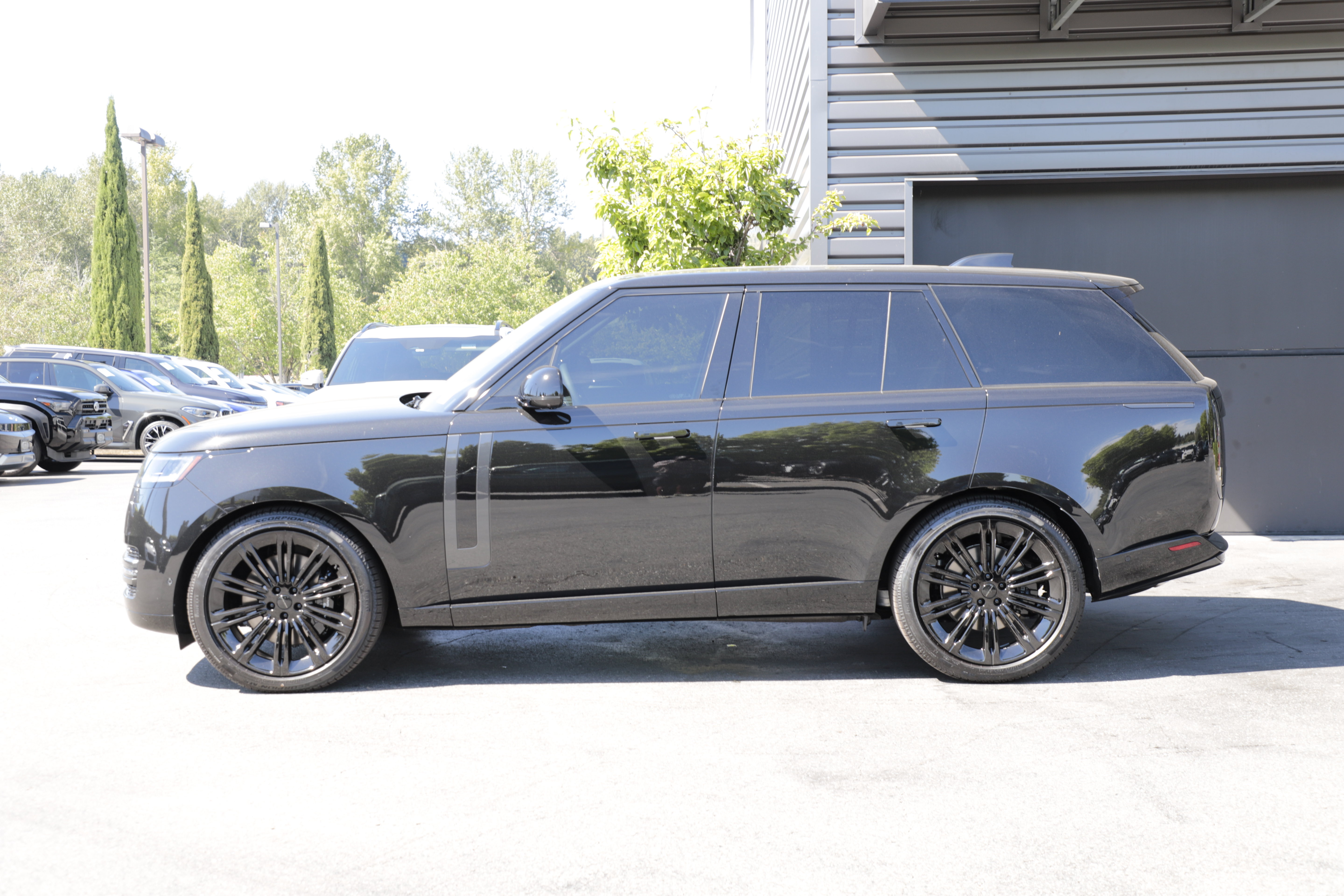 New 2026 Land Rover Range Rover SE AWD/4WD image 7