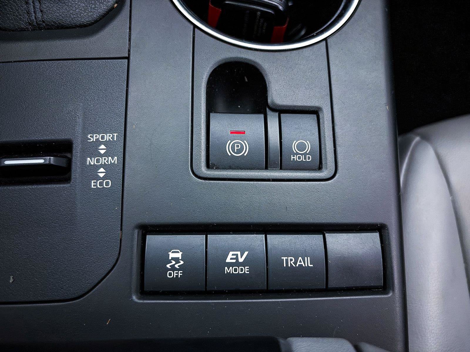 Used 2020 Toyota Highlander XLE AWD/4WD image 26
