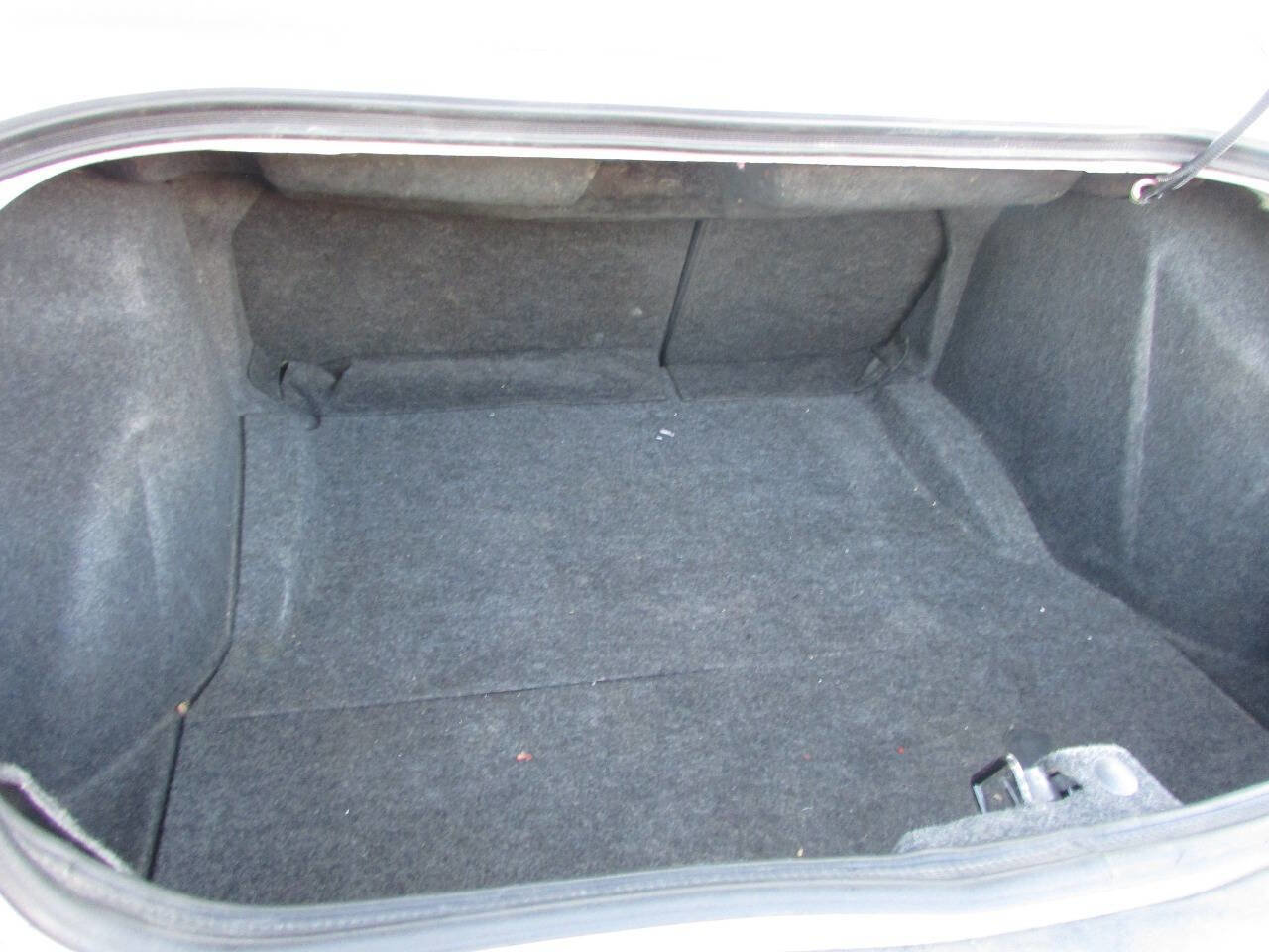 Used 2010 Dodge Challenger SE RWD image 26