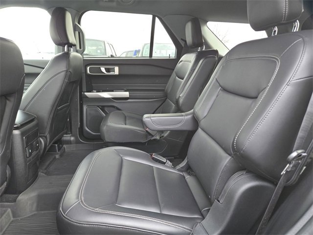 Used 2024 Ford Explorer XLT w/ Equipment Group 202A image 26
