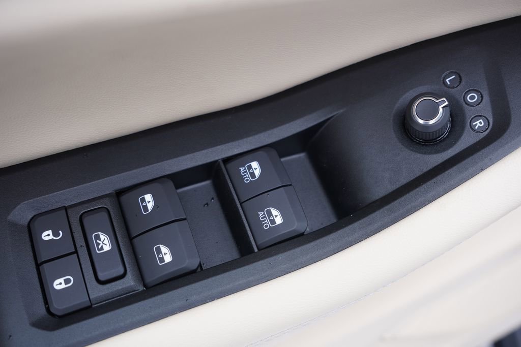 Certified 2024 Jeep Grand Cherokee Limited w/ MOPAR Finishing Package image 25