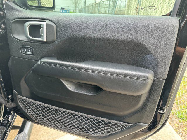 Used 2020 Jeep Wrangler Unlimited Sahara AWD/4WD image 32