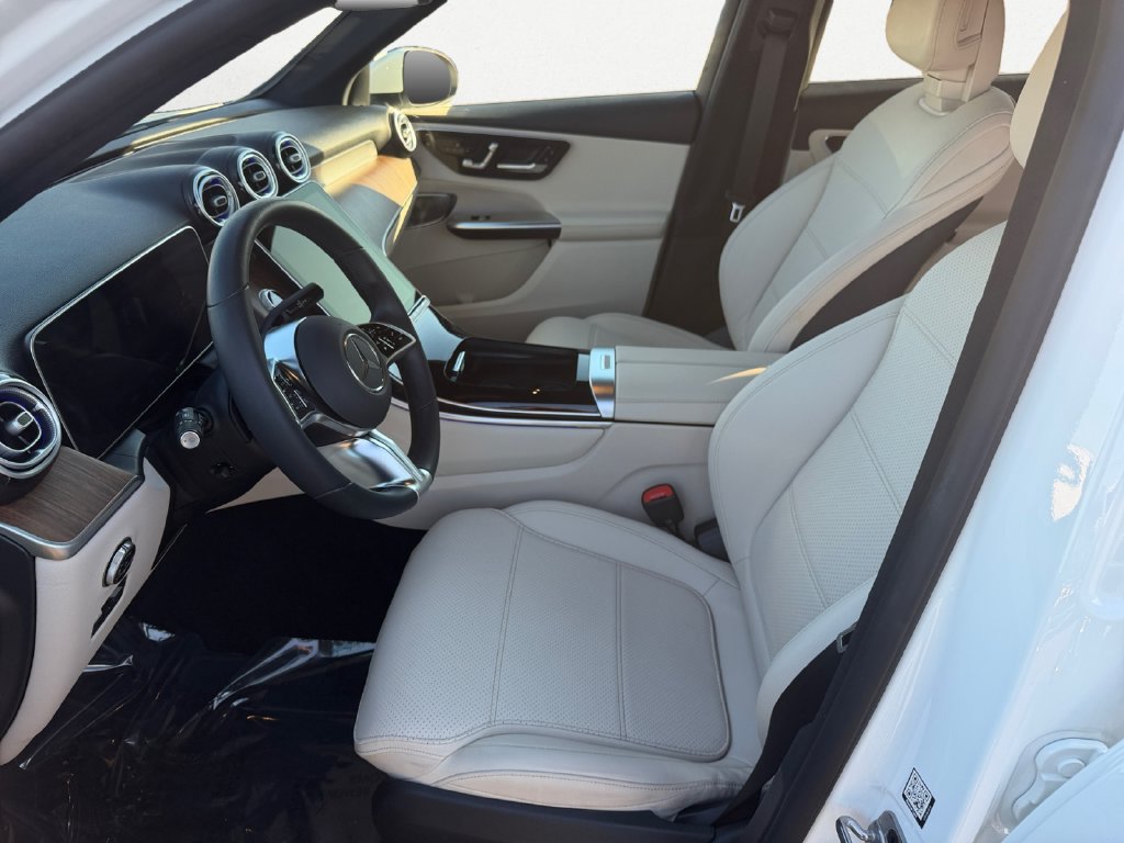 Certified 2025 Mercedes-Benz GLC 300 image 10