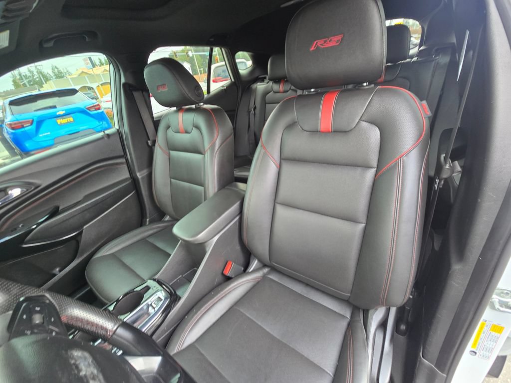 Used 2025 Chevrolet Trax RS w/ Sunroof Package FWD image 23