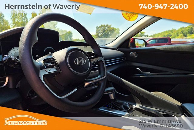 Used 2024 Hyundai Elantra SEL image 19