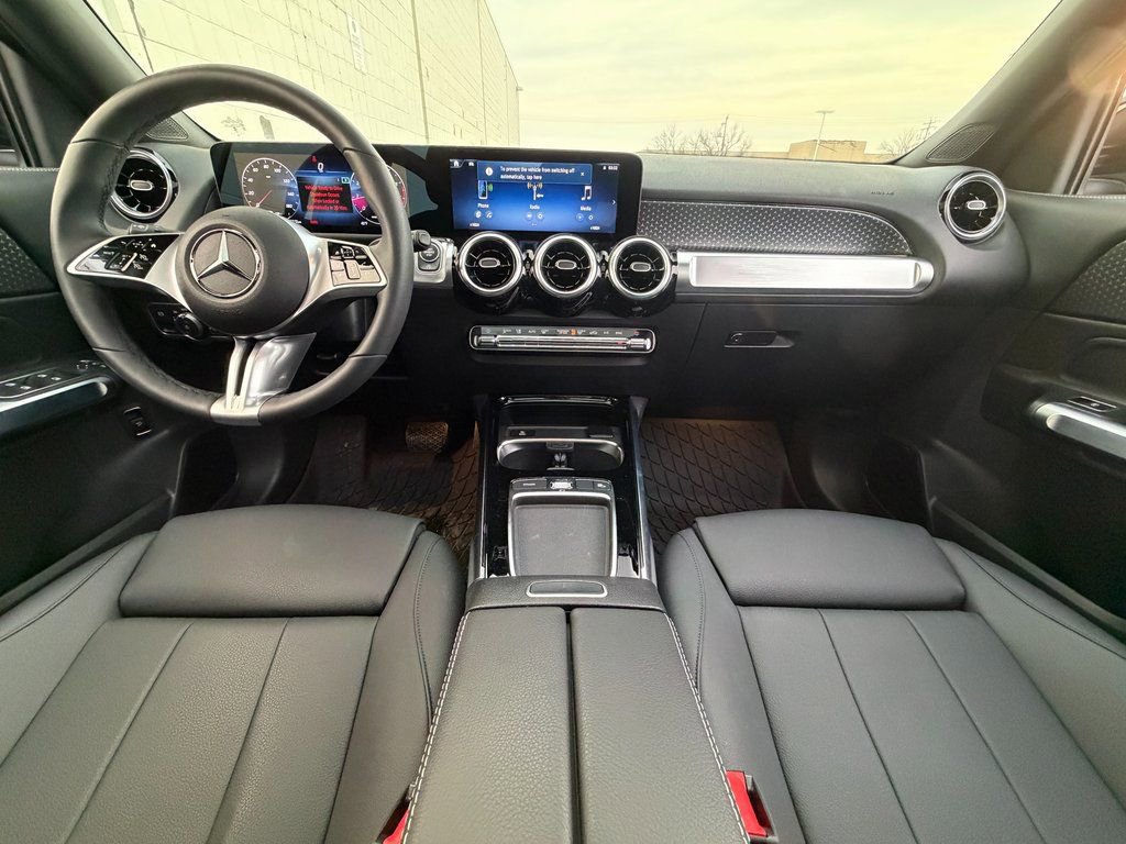 Used 2026 Mercedes-Benz GLB 250 4MATIC image 17
