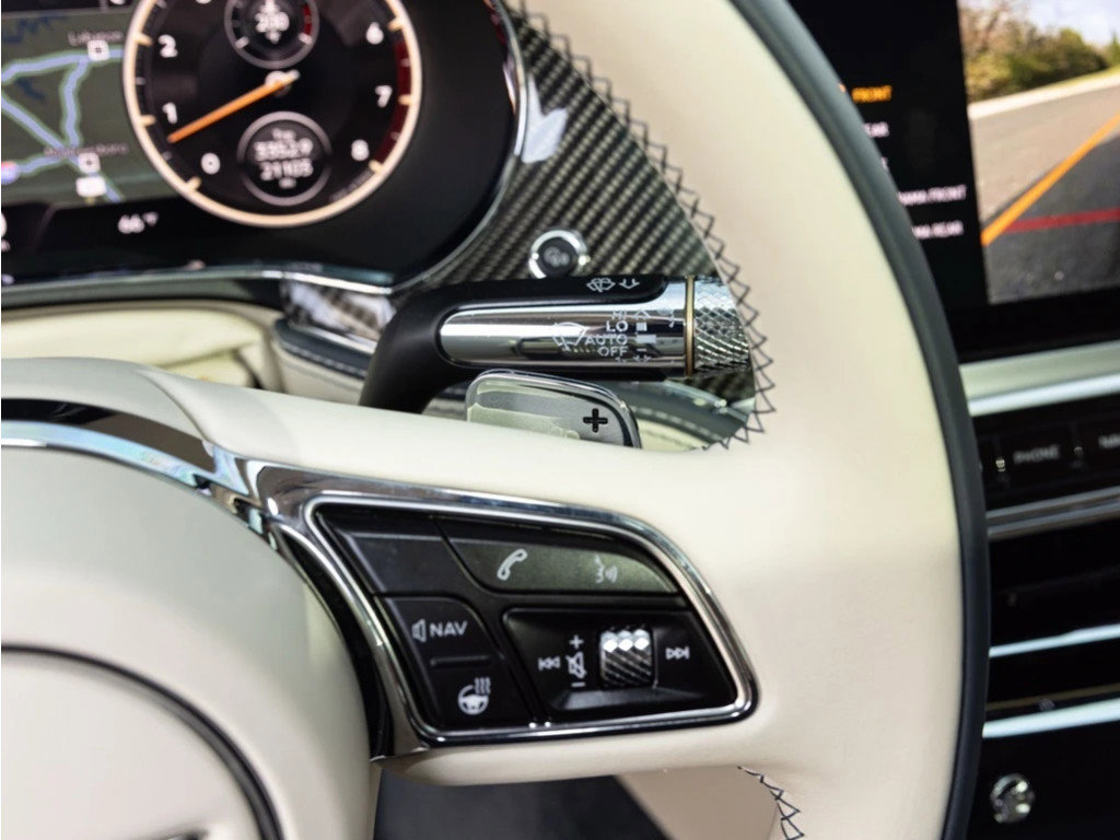 Certified 2022 Bentley Flying Spur W12 image 38