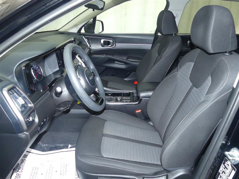 Used 2023 Kia Sorento LX image 20