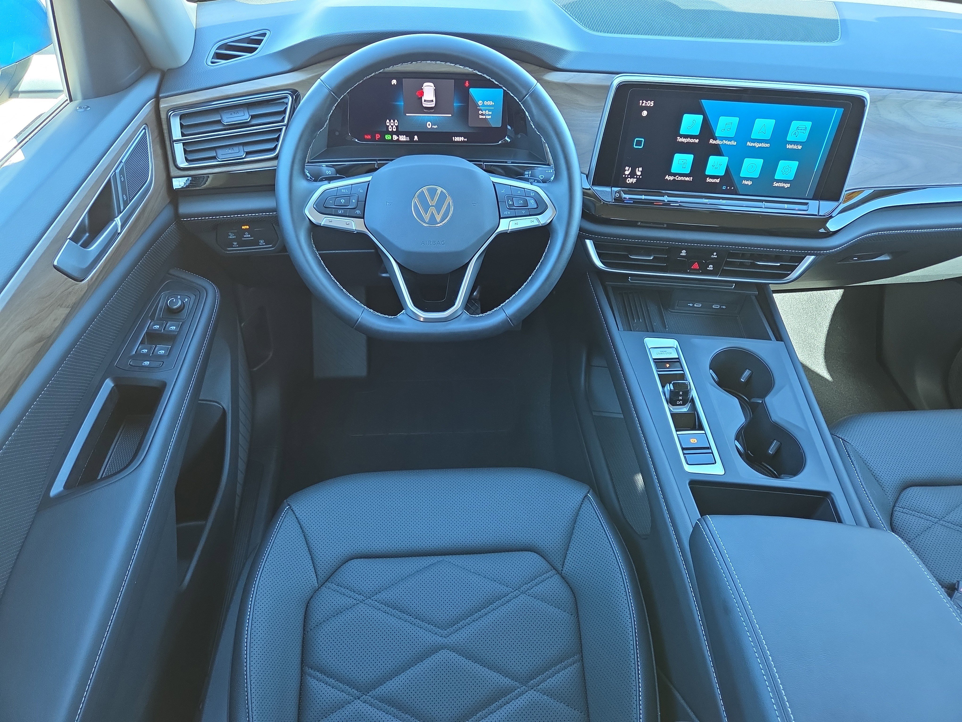 Used 2025 Volkswagen Atlas SE image 11