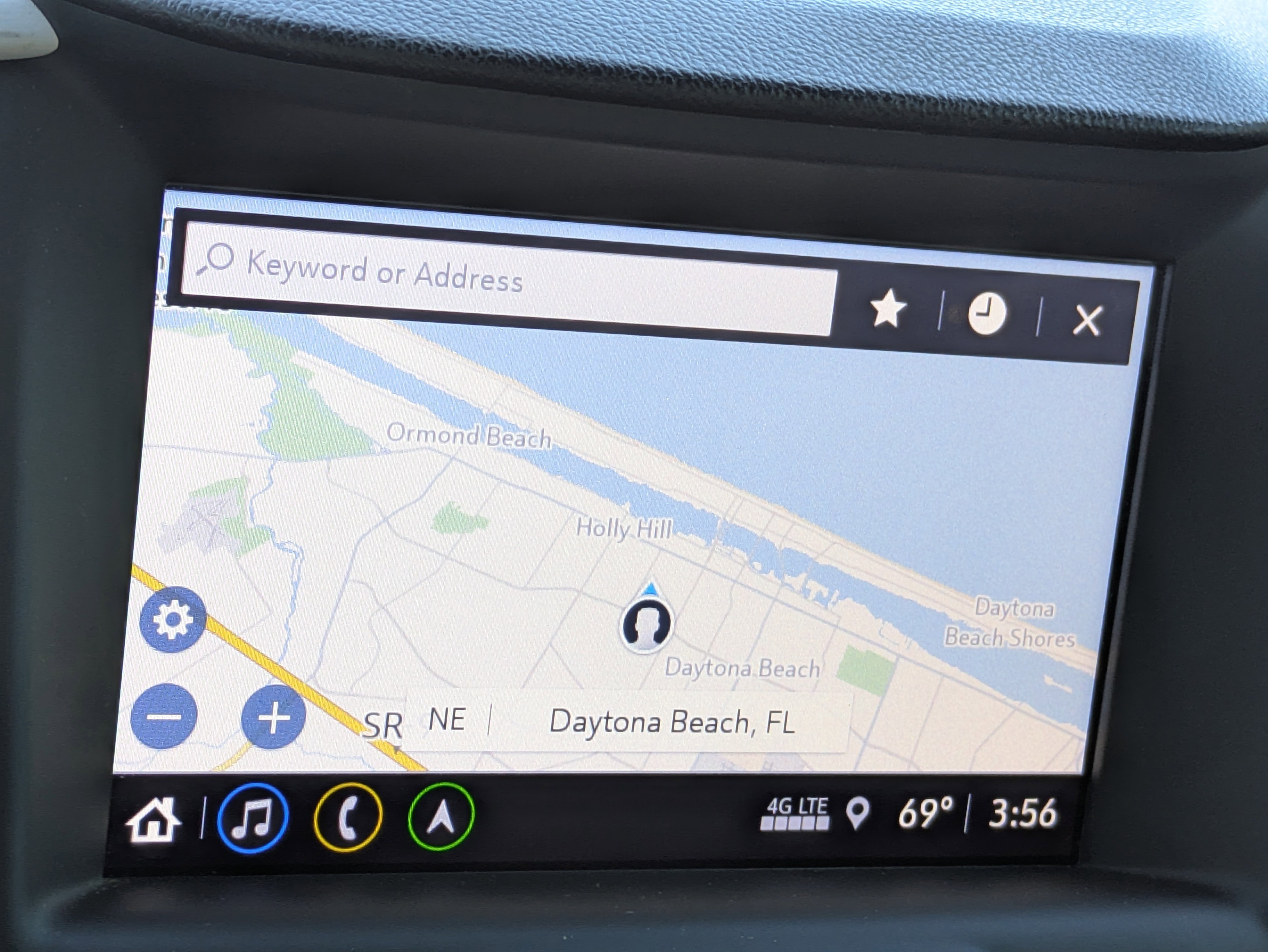 Certified 2018 GMC Terrain SLE w/ Driver Convenience Package image 28