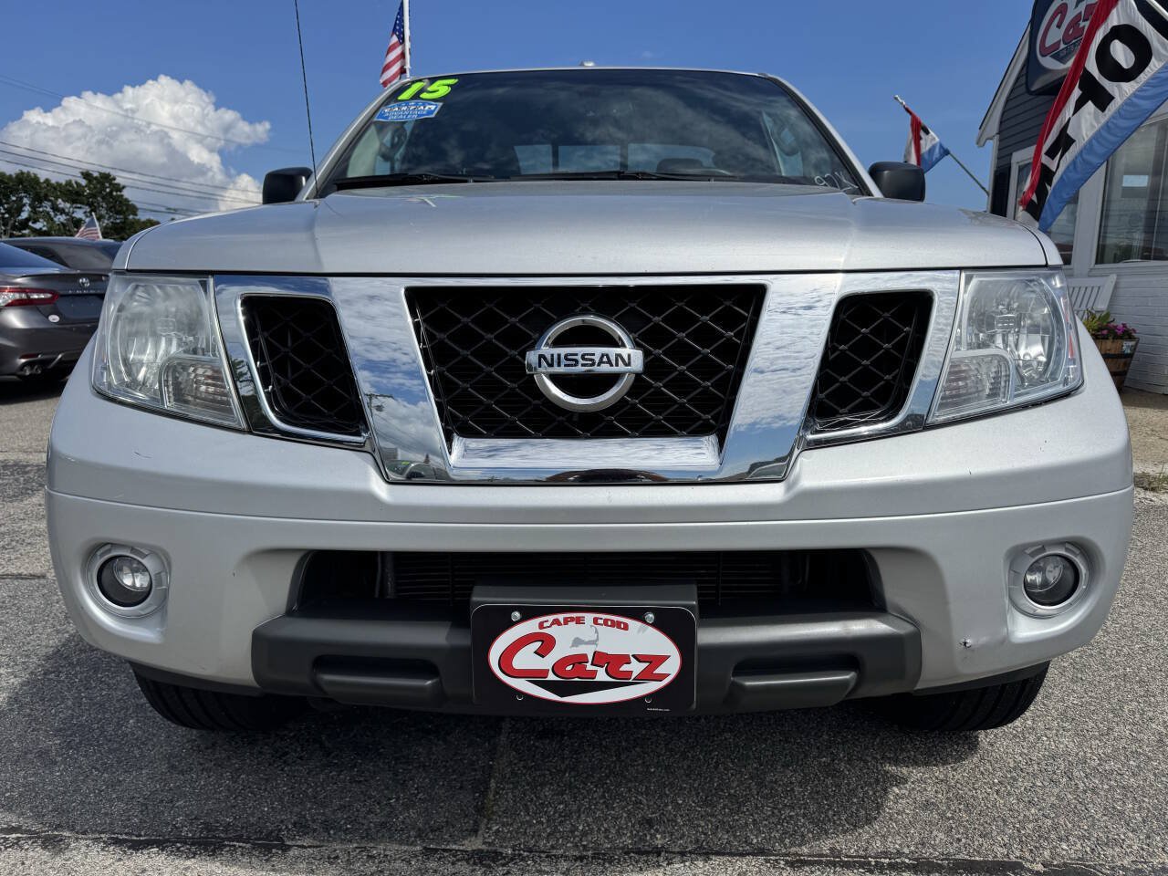 Used 2015 Nissan Frontier SV AWD/4WD image 2