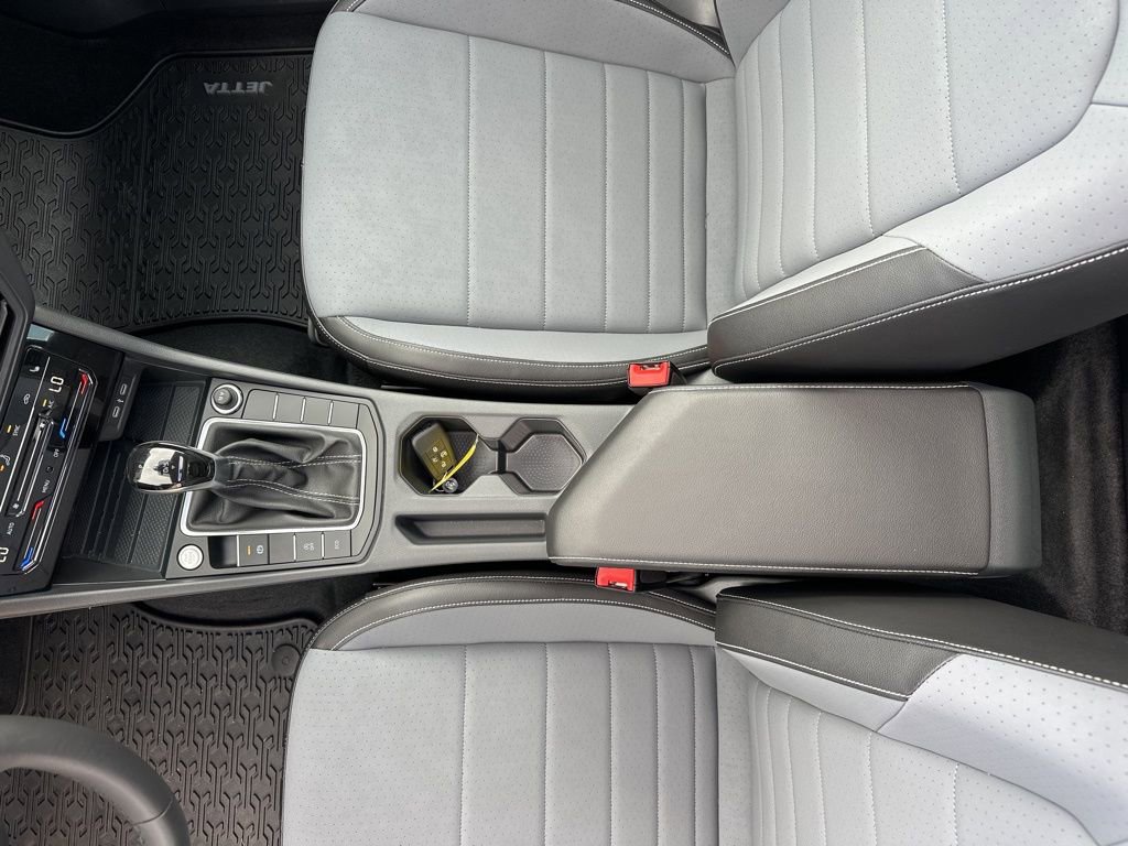 New 2025 Volkswagen Jetta SE image 28