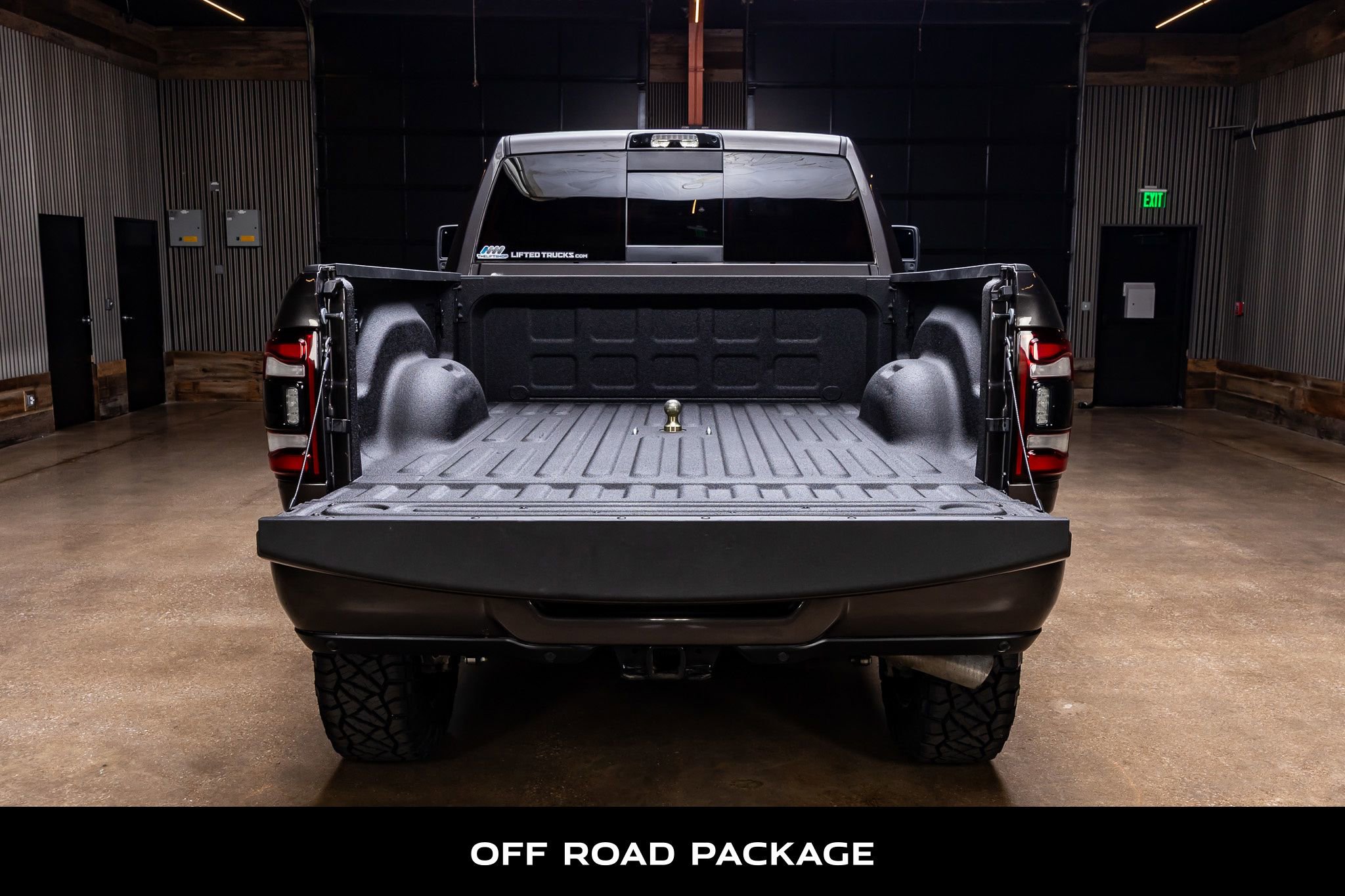 Used 2024 RAM 2500 Laramie w/ Night Edition AWD/4WD image 9
