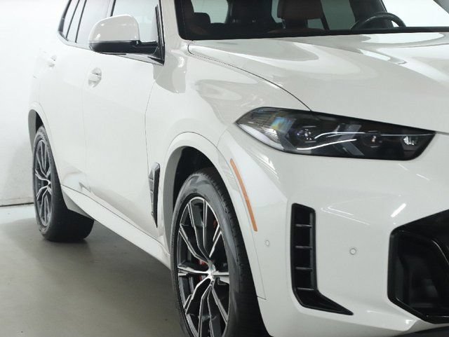 Used 2024 BMW X5 xDrive40i w/ M Sport Package AWD/4WD image 9