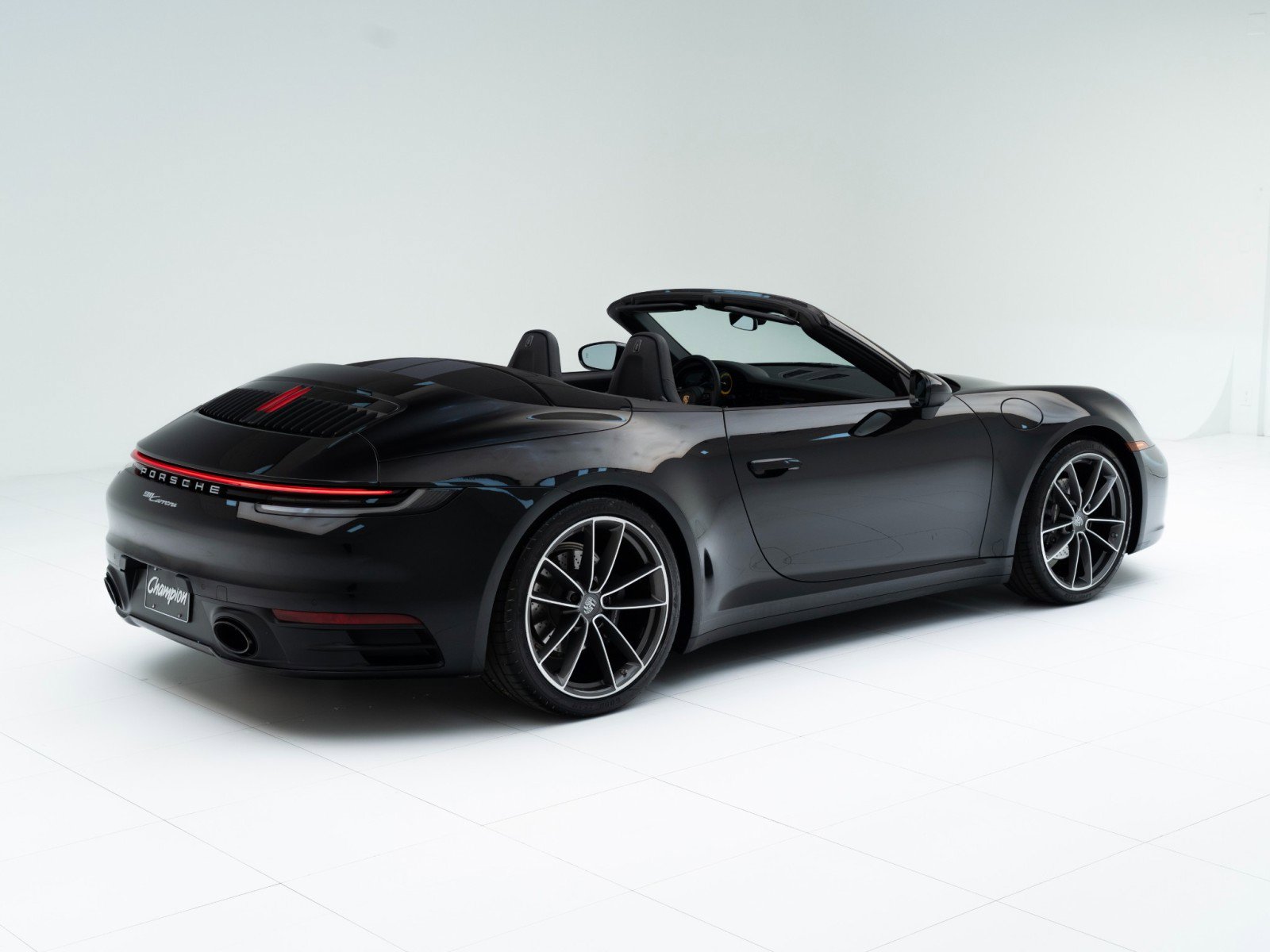 Certified 2022 Porsche 911 Carrera image 9