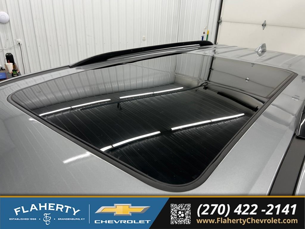 Used 2026 Chevrolet Traverse RS FWD image 36