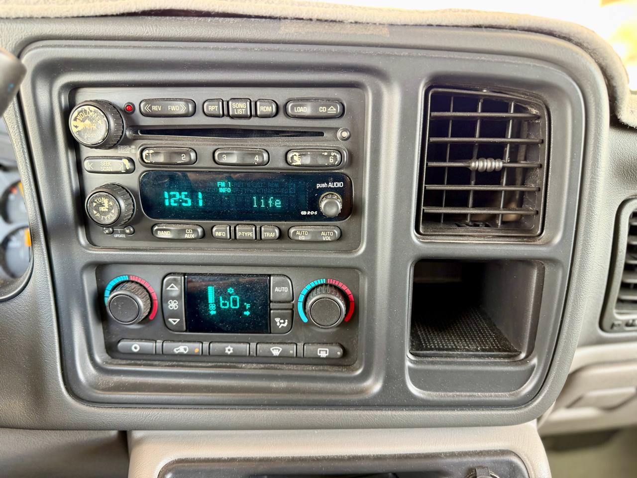 Used 2004 Chevrolet Tahoe LT w/ LT Preferred Equipment Group AWD/4WD image 20