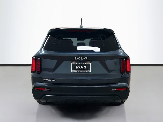 Certified 2023 Kia Sorento LX image 6