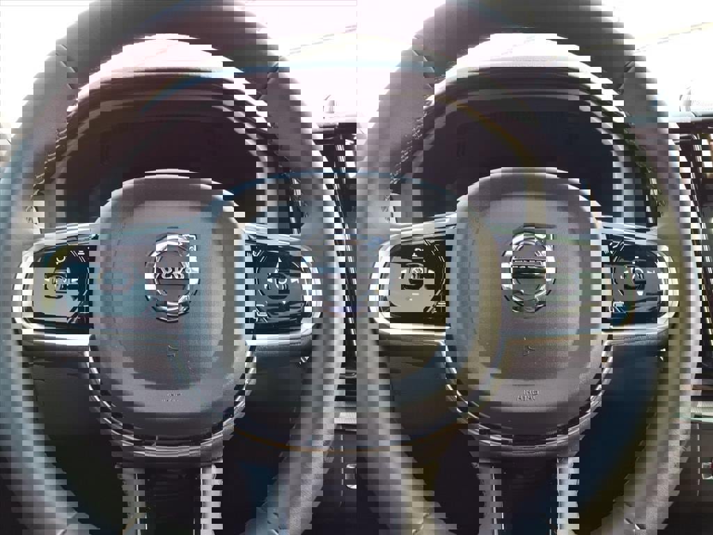 Used 2024 Volvo XC60 T8 Polestar w/ Protection Package Premier image 27