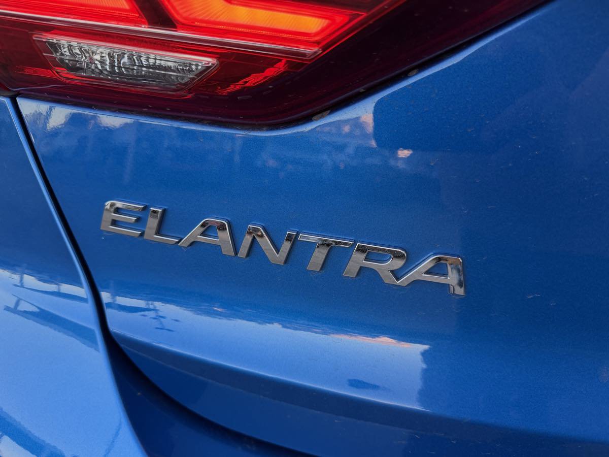 Used 2018 Hyundai Elantra Sport w/ Sport Premium Package 03 FWD image 5