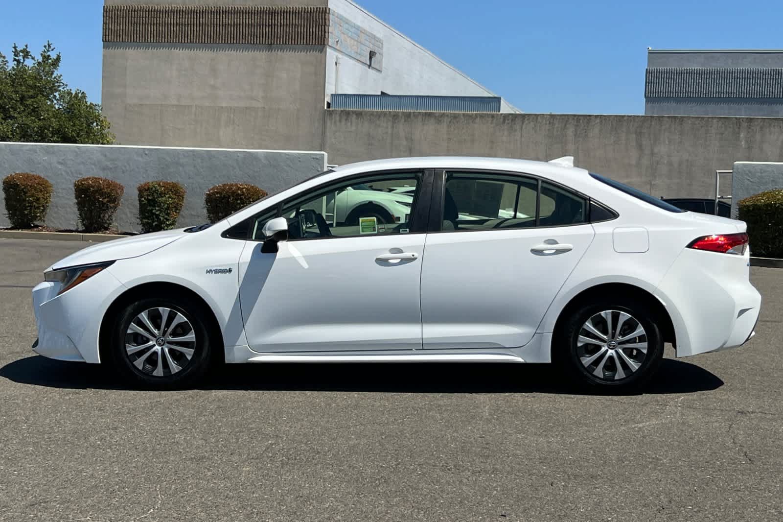 Used 2021 Toyota Corolla LE FWD image 9