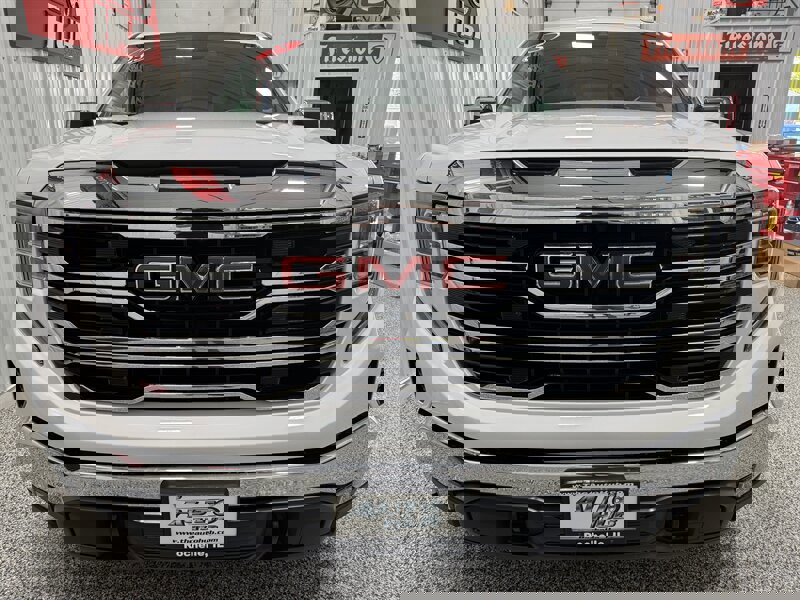 Used 2025 GMC Sierra 1500 SLT w/ SLT Premium Package image 12