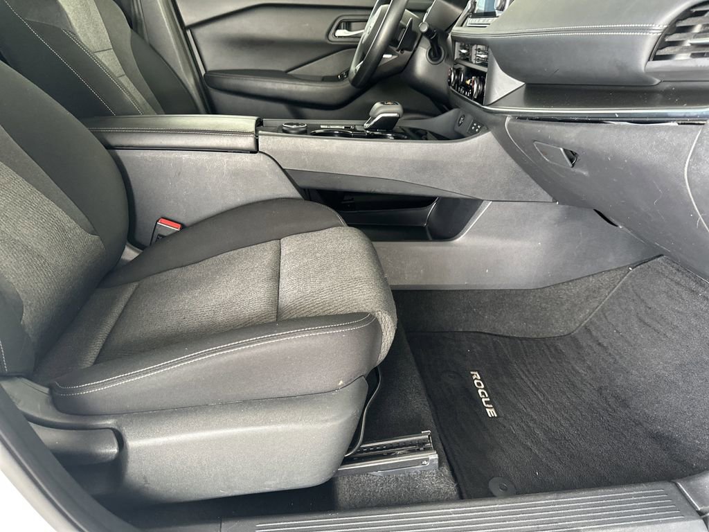 Used 2024 Nissan Rogue SV AWD/4WD image 36