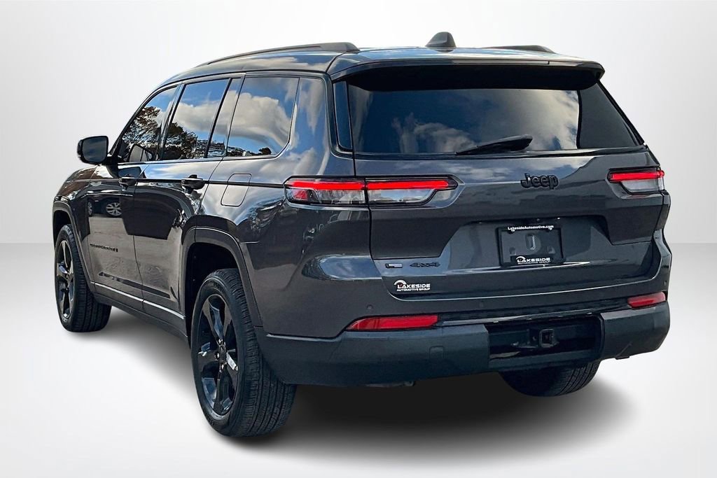 Used 2022 Jeep Grand Cherokee L Laredo image 4