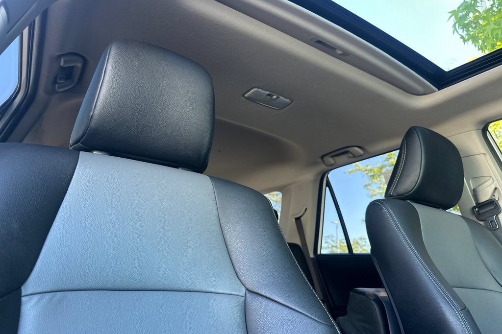 Used 2023 Toyota 4Runner SR5 Premium w/ Moonroof Package AWD/4WD image 17