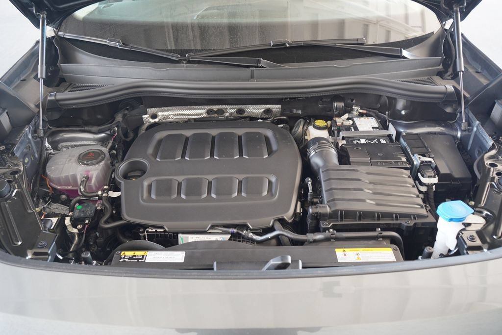 New 2026 Volkswagen Tiguan SE FWD image 14